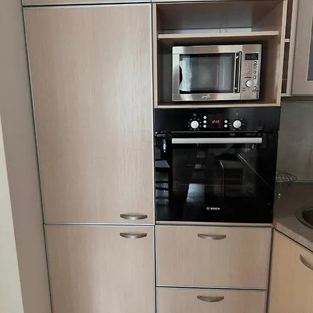 Modern In Center With Free Parking Apartmán *