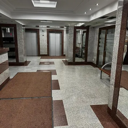 Modern In Center With Free Parking Apartmán